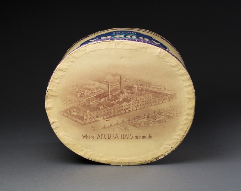 Hat box with illustration of the Akubra factory at Waterloo in Sydney. Bothwell Museum collection, National Museum of Australia. Photo by Katie Shanahan. 