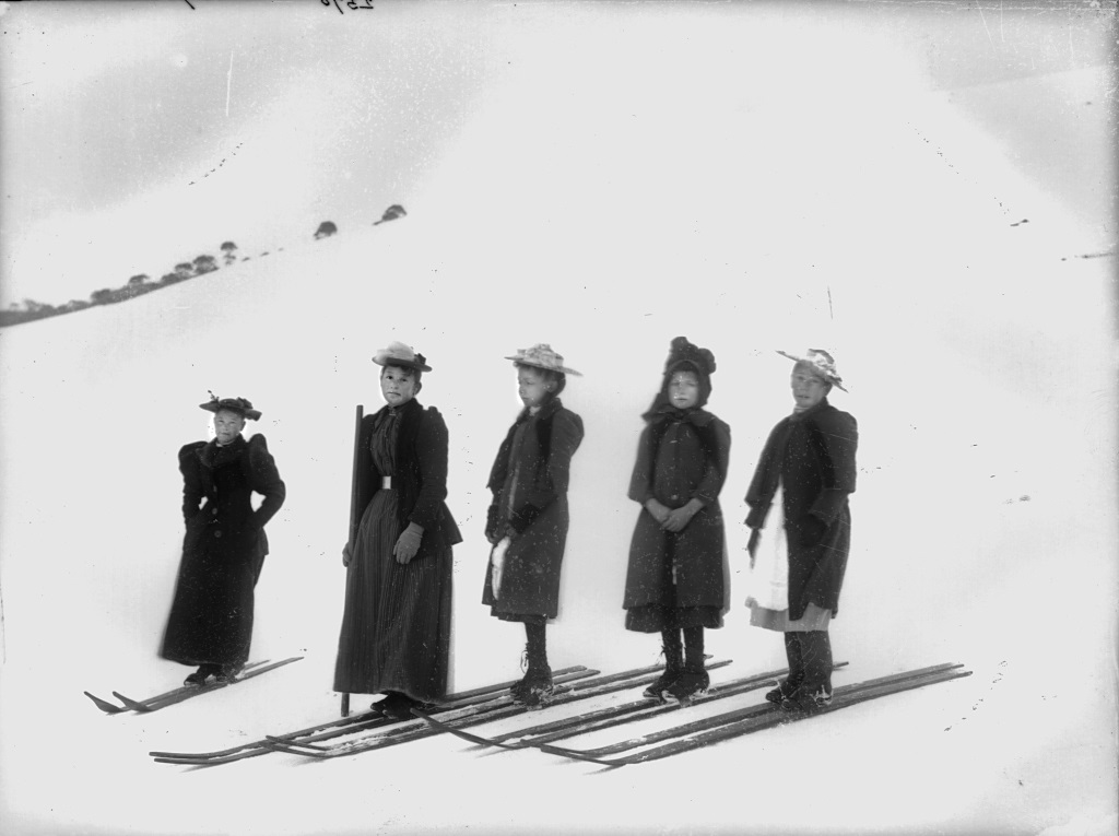 Start of the girls' snow shoe race, Kiandra. Tyrrell Photographic Collection, Powerhouse Museum. Gift of Australian Consolidated Press under the Taxation Incentives for the Arts Scheme, 1985.