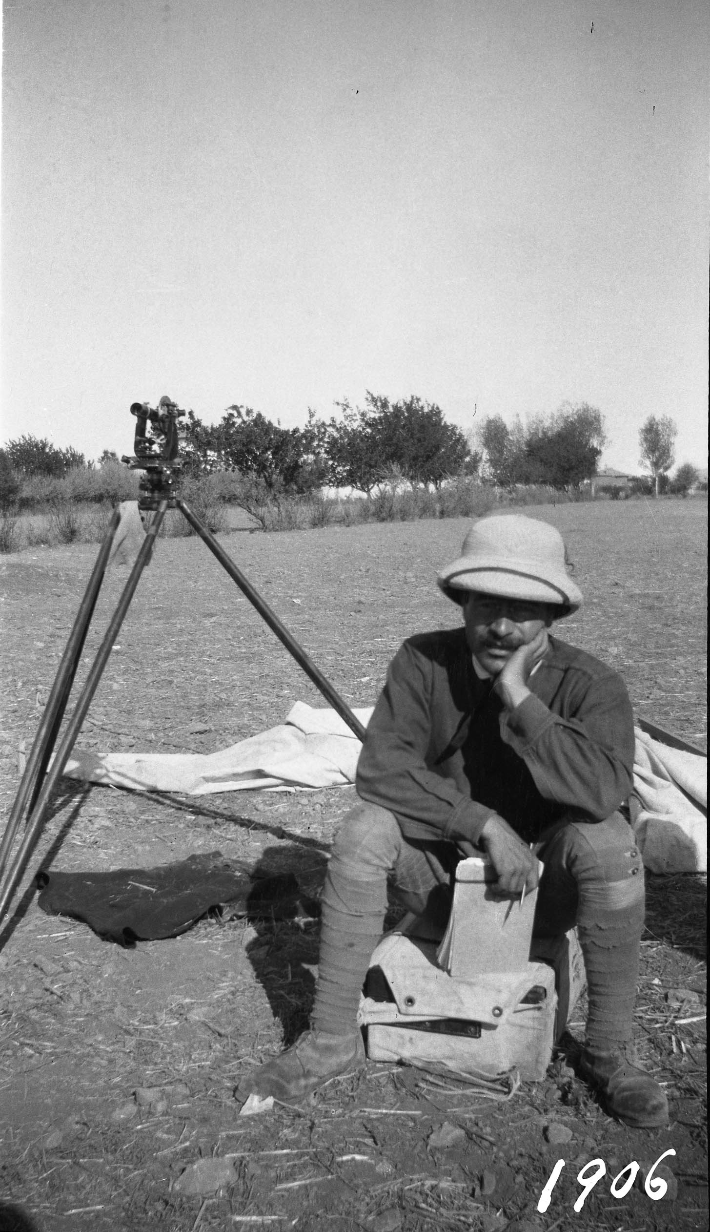 William Sligh at Malatiamagnetic station in Anatolia, August 1910. Image:Carnegie Institution of Washington, Department of Terrestrial Magnetism